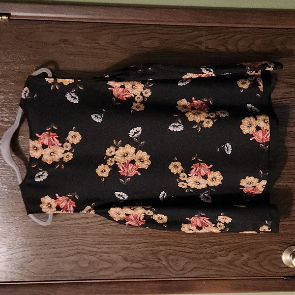 Maurices Plus Floral Top - Picture 8 of 8